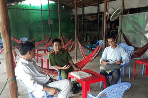 Kiểm tra đột xuất quán ăn bị tố 'chặt chém' ở Long An