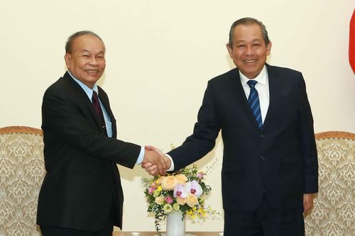 Phó Thủ tướng Thường trực tiếp Bộ trưởng Bộ Lễ nghi và Tôn giáo Campuchia