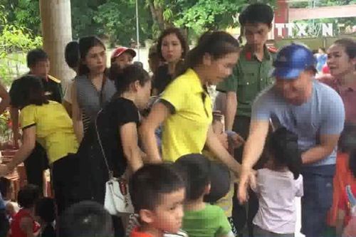 Cháy trường mầm non, trên 300 cháu bé phải sơ tán