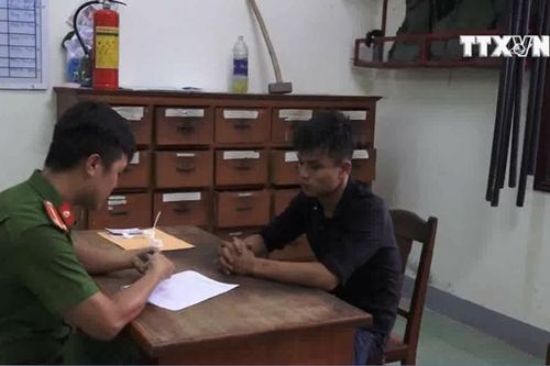 Bắt đối tượng dùng bom xăng đốt căn hộ chung cư