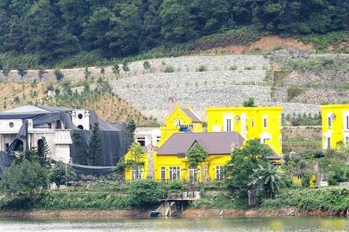 Bài 2: Vi phạm đất rừng tại huyện Sóc Sơn: Bao giờ xử lý các biệt thự 'khủng'?