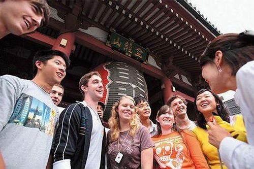 Năm 2020 đưa du lịch trở thành ngành kinh tế mũi nhọn: Cần quyết liệt trong quản lý hướng dẫn viên du lịch
