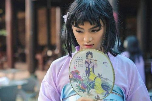Nam sinh Đắk Lắk đóng giả Thúy Kiều trong bộ ảnh kỷ yếu đậm chất văn học
