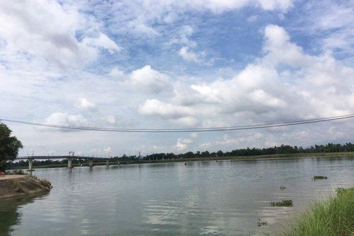 Lật xuồng giữa sông Thu Bồn, một người thiệt mạng
