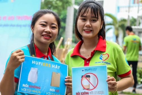 ĐH Công nghiệp Thực phẩm TP.HCM cấm sinh viên dùng ly và ống hút nhựa