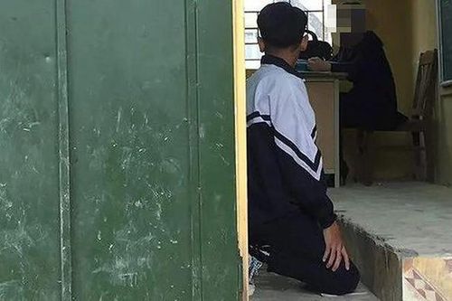 Hà Nội: Tạm đình chỉ cô giáo phạt học sinh quỳ gối tại Thường Tín