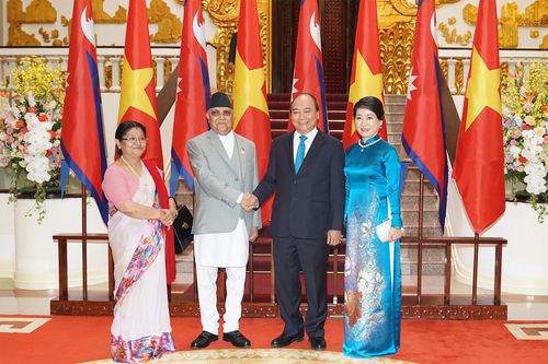 Thủ tướng Nguyễn Xuân Phúc đón, hội đàm với Thủ tướng Nepal