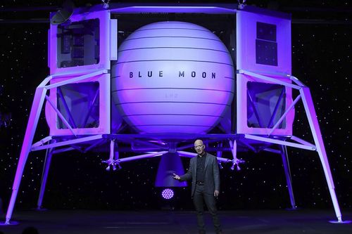 Tỷ phú Jeff Bezos hé lộ tàu vũ trụ Blue Moon: 'Đã đến lúc quay trở lại Mặt Trăng, và lần này là ở lại'