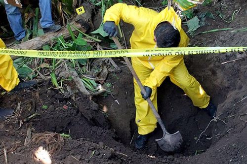 Phát hiện 35 thi thể bị sát hại thương tâm ở Mexico