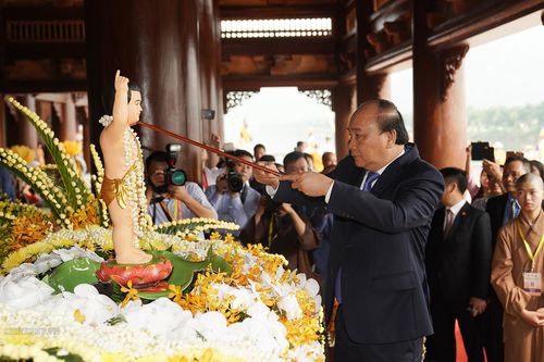 Thủ tướng Nguyễn Xuân Phúc dự khai mạc Đại lễ Vesak 2019