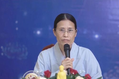 Cô Yến 'bắt vong' lại đăng đàn thuyết giảng