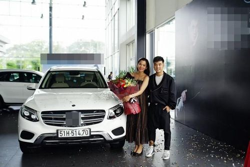 Ưng Hoàng Phúc tặng quà vợ chính thức trở thành 'người chồng quốc dân'