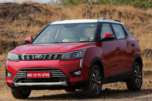 Chiếc SUV giá 257 triệu đẹp long lanh lần đầu xuất hiện trên cao tốc