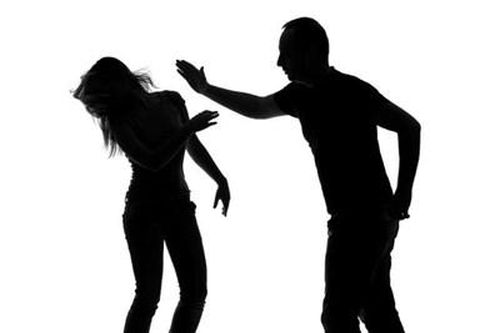 Chồng mất mạng sống vì đánh vợ một bạt tai
