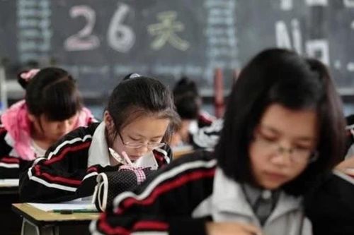 Học sinh Trung Quốc quay cuồng với kỳ thi lên lớp 10