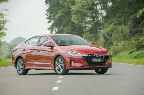 Cận cảnh mẫu xe Hyundai Elantra 2019 phiên bản Sport tại thị trường Việt Nam