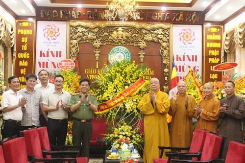 Giám đốc Công an Hà Nội chúc mừng Trung ương Giáo hội Phật giáo Việt Nam