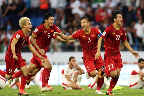 Chủ tịch LĐBĐ Thái Lan coi đội tuyển Việt Nam ở 'cửa trên'