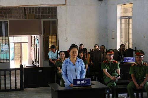 Nữ quái vận chuyển ma túy xuyên quốc gia lĩnh án chung thân