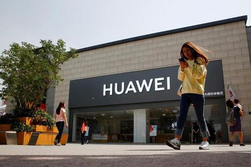 Chính quyền Trump nới lỏng 'vòng kim cô' trên đầu Huawei