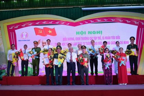 Đồng Tháp: 75 tập thể, cá nhân tiêu biểu học tập, làm theo tấm gương của Bác