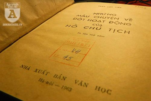 Khám phá cuốn sách 56 'tuổi' kể về thân thế, sự nghiệp của Chủ tịch Hồ Chí Minh