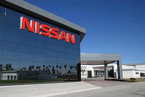 Lợi nhuận của Nissan 'chạm đáy' trong gần một thập kỷ