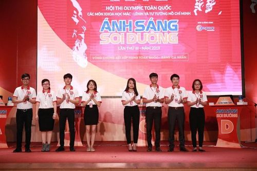 Chung kết toàn quốc bảng cá nhân Hội thi 'Ánh sáng soi đường'