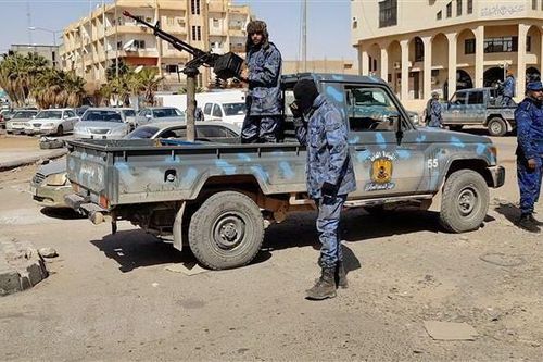 IS đụng độ các tay súng của tướng Haftar, tấn công mỏ dầu ở Nam Libya