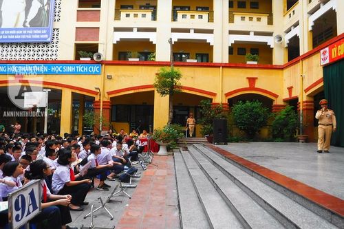 Hơn 500 học sinh hào hứng trước hoạt động tuyên truyền ATGT