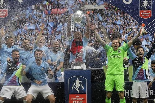 Manchester City vô đối xứ sở sương mù