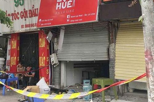 Nghi nổ khí ga, nhiều cửa nhà hàng tại Hà Nội bị thổi bay trong đêm