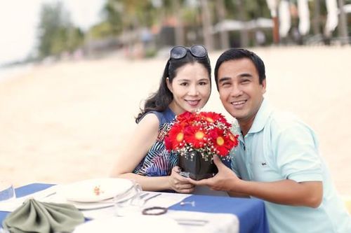 Chia sẻ bất ngờ của bà xã sau khi Quyền Linh muốn tạm dừng nghệ thuật