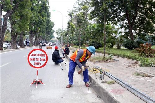 Hà Nội bảo vệ hành lang an toàn đường bộ
