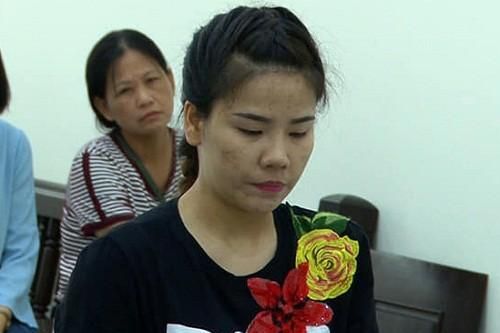 Quản lý quán karaoke 'thả cửa' cho nhân viên... 'đi khách'