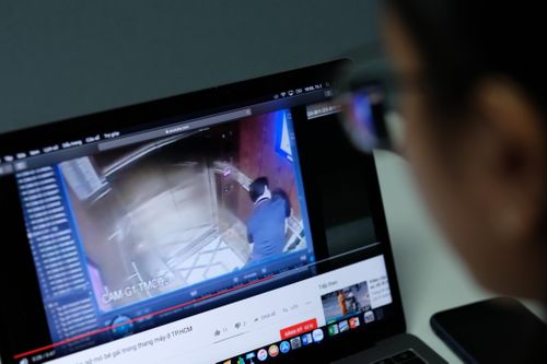 Hôn vùng mặt trẻ em để thỏa mãn dục vọng có thể ngồi tù 3 năm