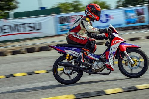Nóng bỏng giải đua môtô hợp pháp đầu tiên ở Hà Nội