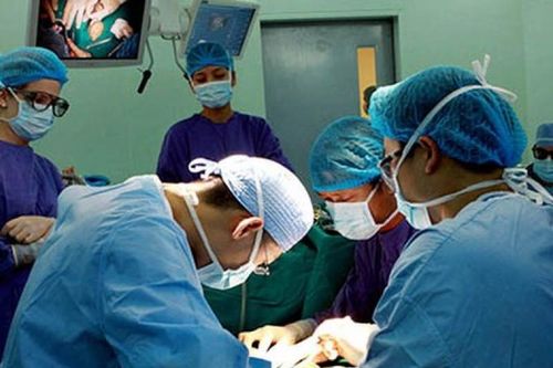 Cụ bà bị tắc mật do sỏi quá lớn