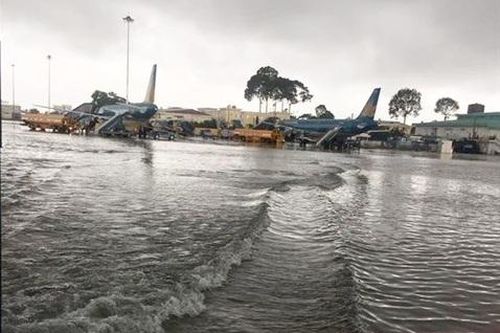 Tan Son Nhat airport at risk of flooding during rainy season