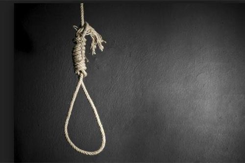 Đôi nam nữ chết trong tư thế treo cổ ở nhà trọ