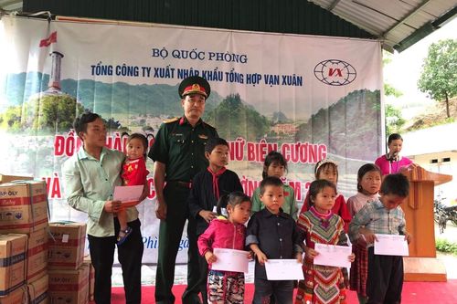 Chương trình 'Đồng hành cùng phụ nữ biên cương' tại xã biên giới Hà Giang