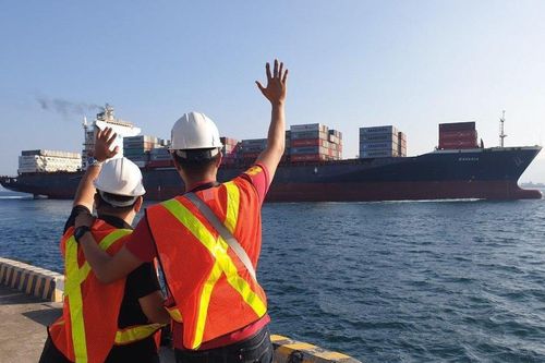 Philippines 'nói là làm', trả lại Canada 69 container rác thải