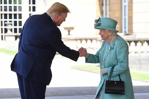 Tổng thống Trump công du châu Âu: Những hình ảnh đầu tiên tại Anh