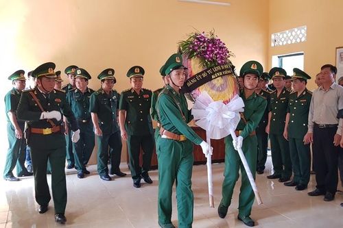 Tiễn đưa thiếu tá biên phòng Thanh Hóa hi sinh khi bắt ma túy