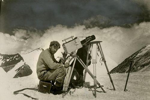 Ảnh độc về đỉnh Everest 'chết chóc' cách đây một thế kỷ