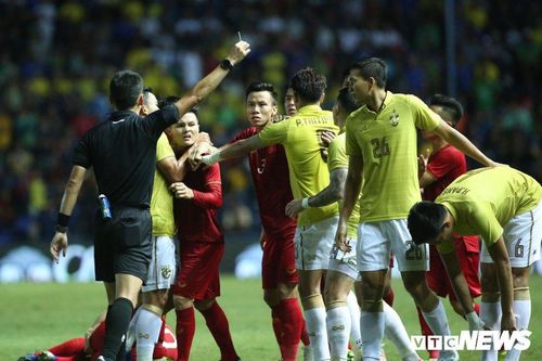 Thái Lan khủng hoảng, chịu áp lực quá lớn vì ngôi số 1 Đông Nam Á của tuyển Việt Nam