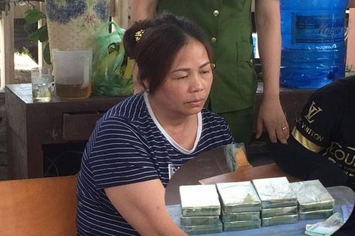 'Nữ quái' vận chuyển 11 bánh heroin bị bắt giữ như thế nào?