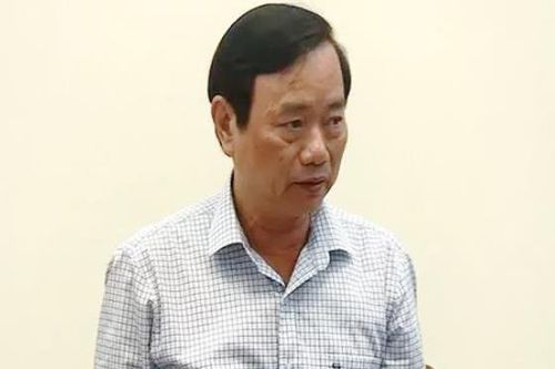 Thí sinh quỳ gối khóc nức nở ở trường thi được giám đốc sở xin lỗi
