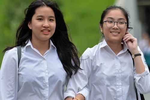 Điểm chuẩn trường THPT chuyên Ngoại ngữ cao nhất là 30