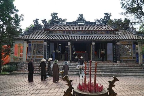 Trùng tu chánh điện chùa Từ Hiếu ( TT- Huế): Sở Xây dựng cho 'làm mới'?